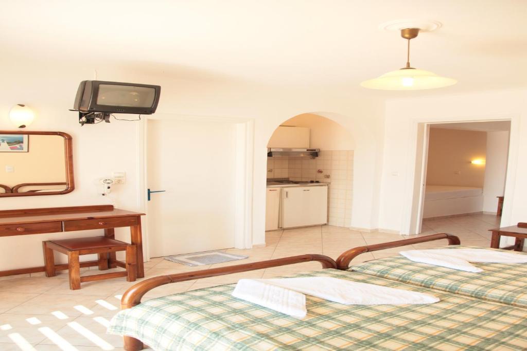 Polemis Studios & Apartments Agia Anna  الغرفة الصورة