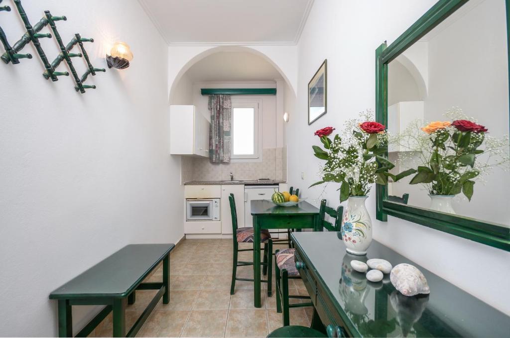 Polemis Studios & Apartments Agia Anna  الغرفة الصورة