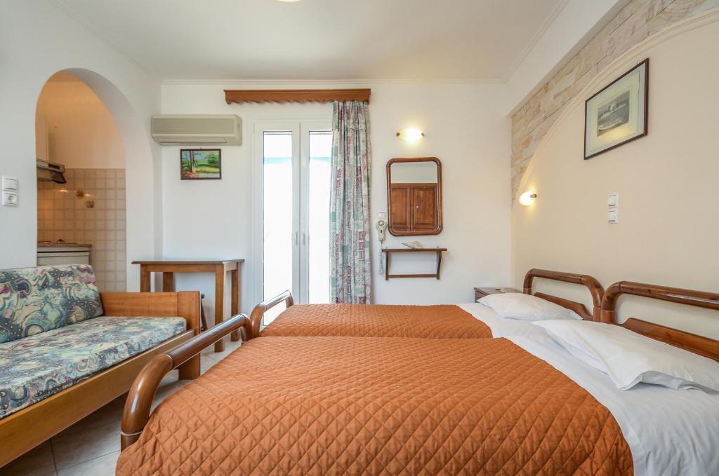 Polemis Studios & Apartments Agia Anna  الغرفة الصورة